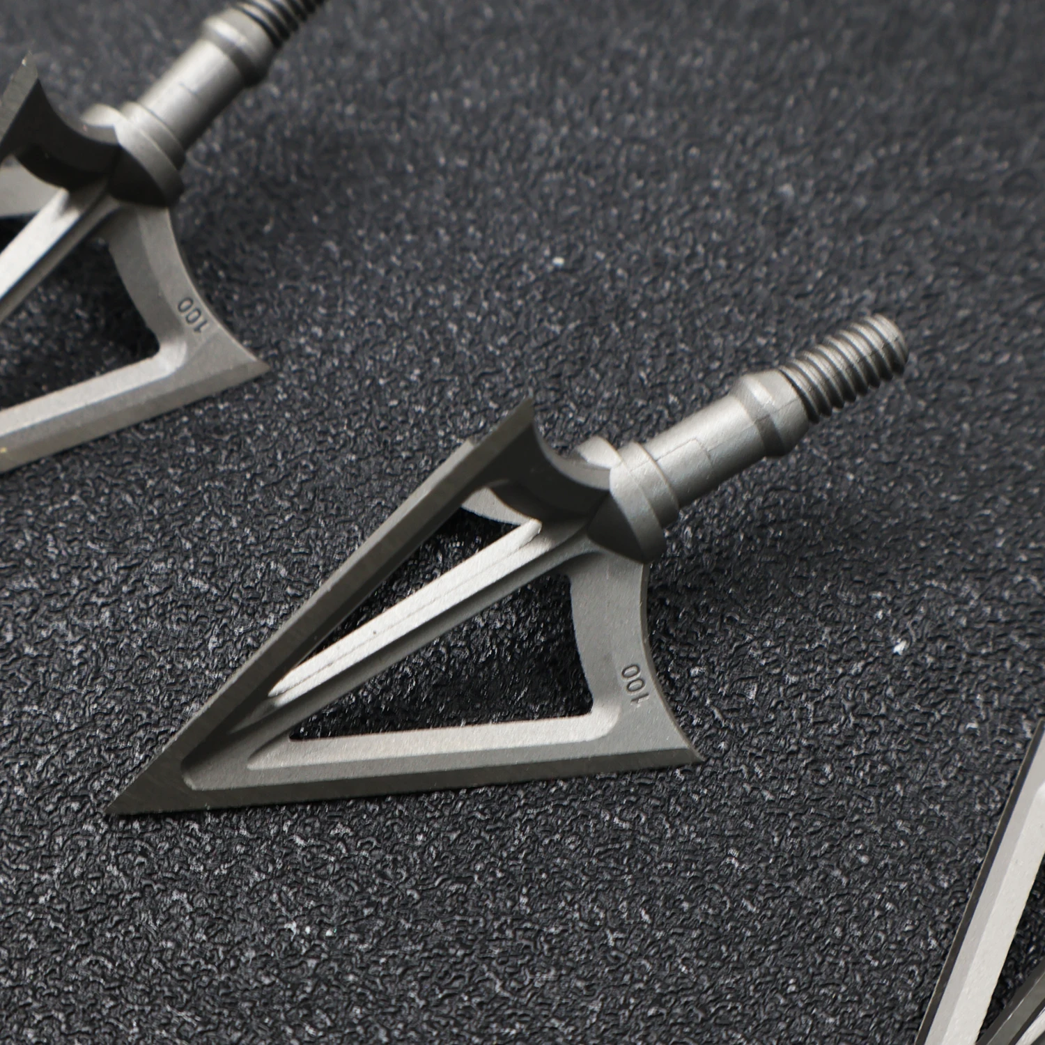 Broadheads 100 Grain 3 Blade Hunting - Tek Parça 3 Bıçaklı Sabit Uçlu